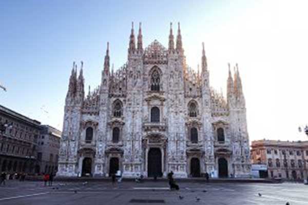 テーラーダンディの海外街歩き　ミラノ　ドゥオーモ　他