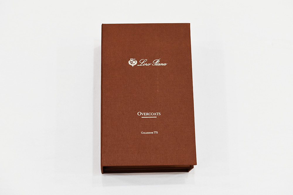 ロロピアーナのオーバーコートのバンチブック